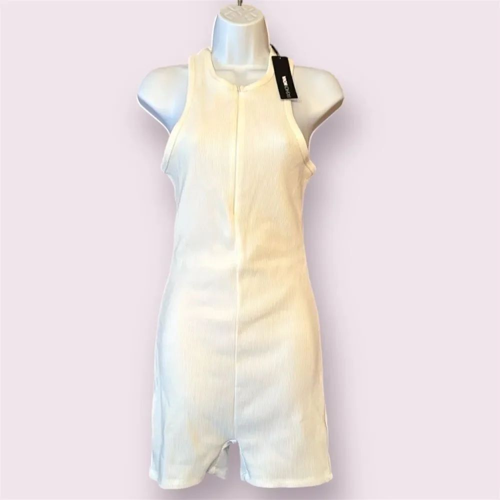 FASHION NOVA Zip Up Ribbed Romper *NEW*